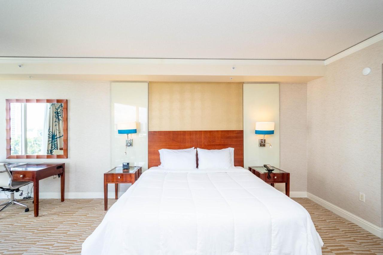 Trump Intl 2 Bedroom Apartment 1600 Sqf Ocean And Bay View Sunny Isles Beach Esterno foto